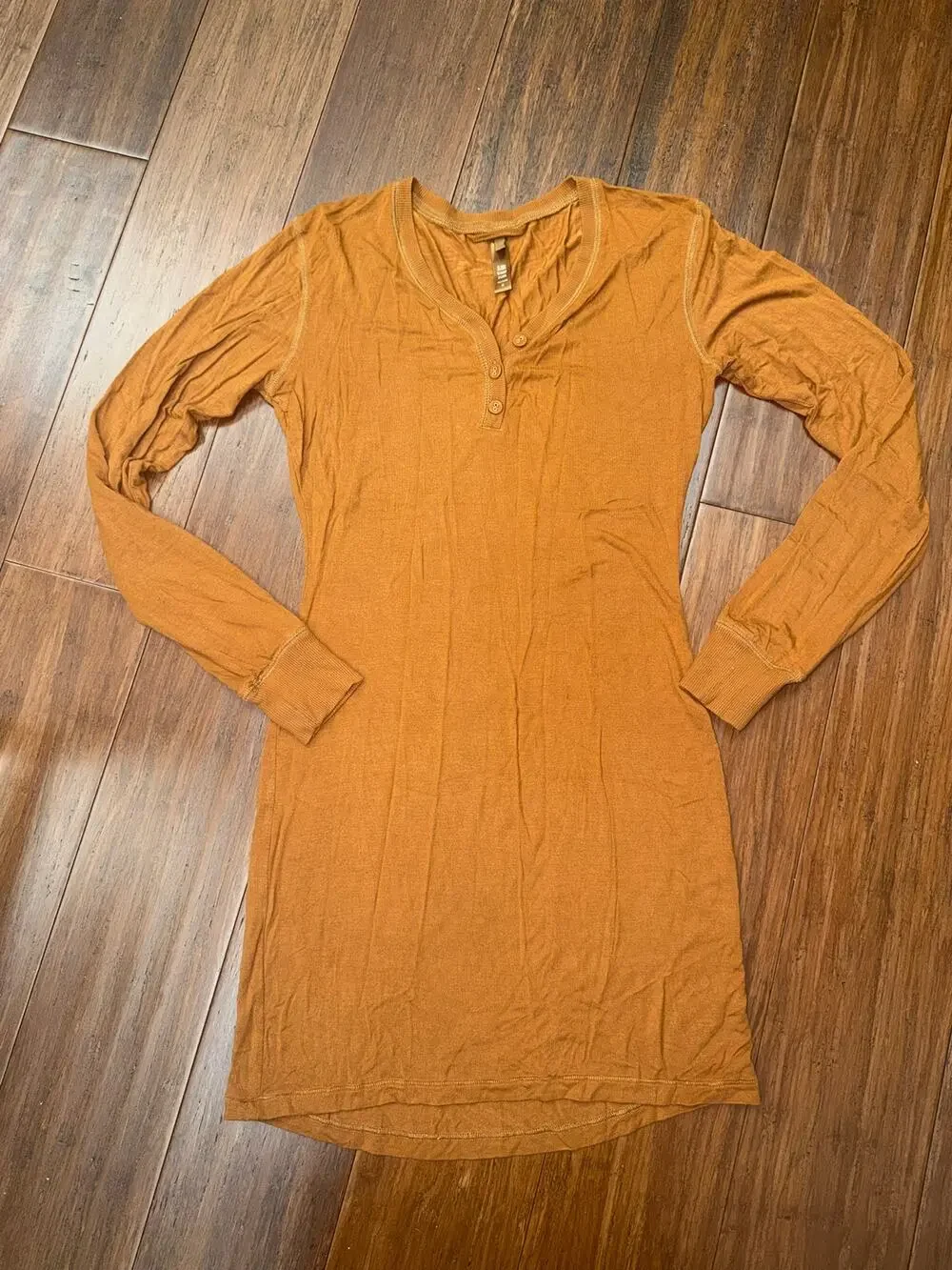 SKIMS Sleep Henley Dress in the shade Copper M Medium